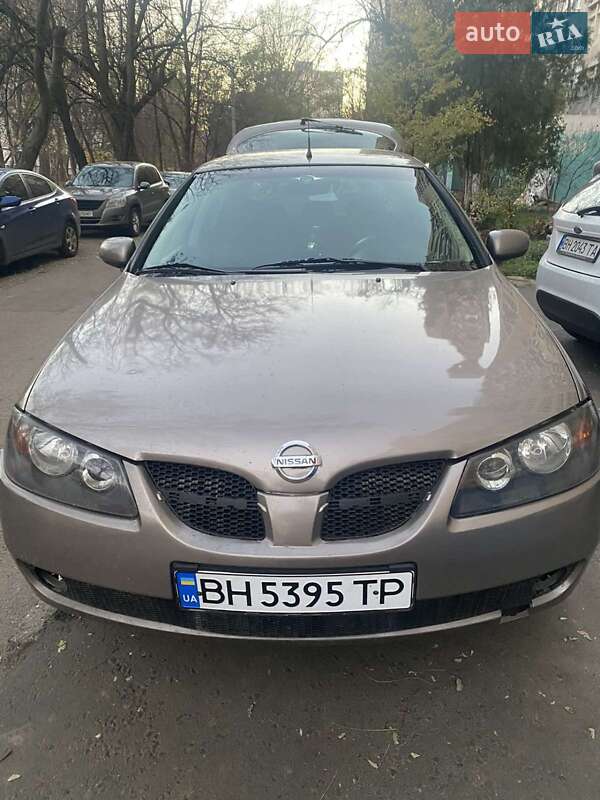 Nissan Almera (2006)