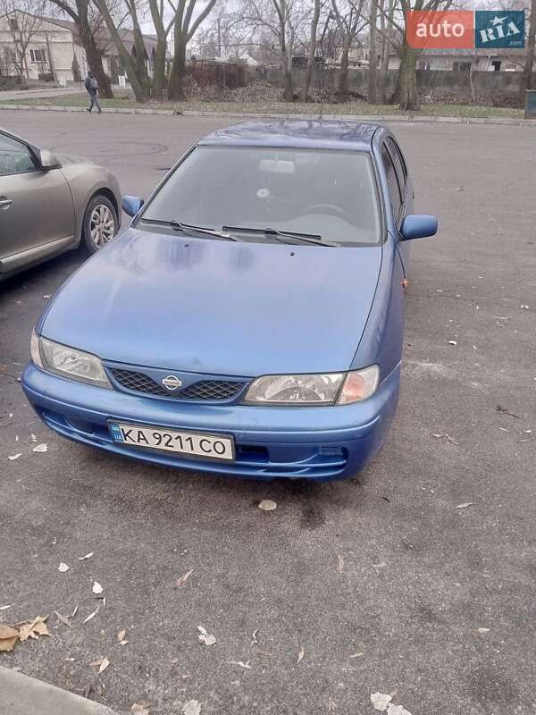 Nissan Almera (1999)