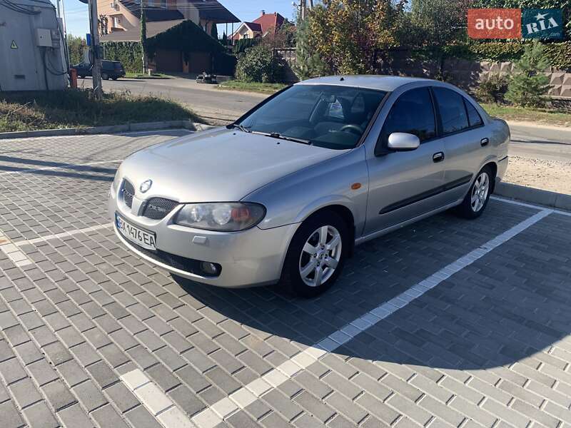 Nissan Almera (2002)