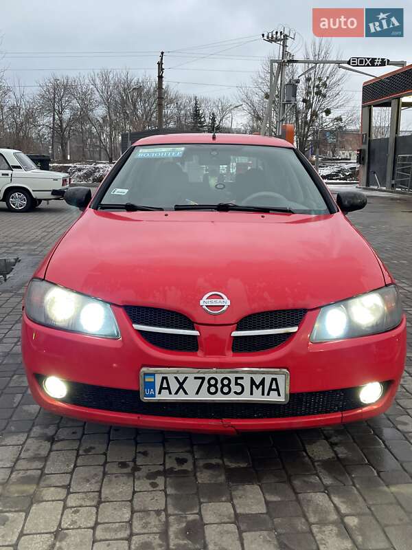 Nissan Almera (2003)