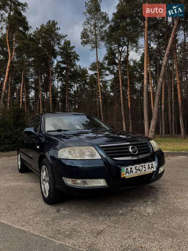 Nissan Almera (2006)