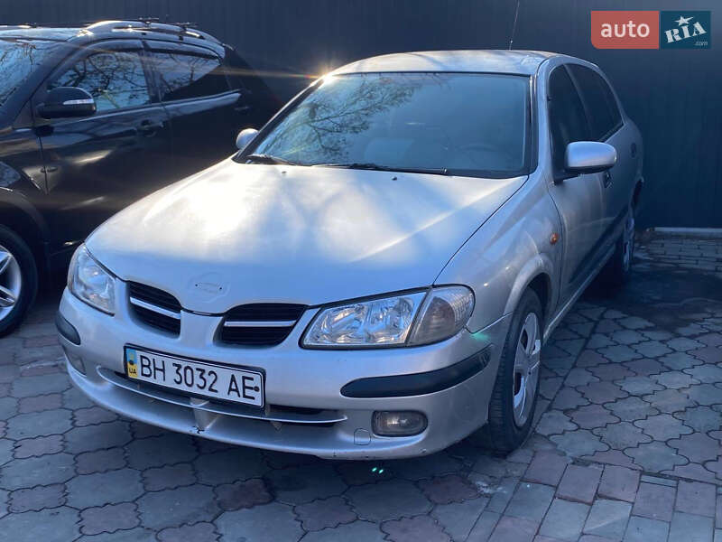 Nissan Almera (2001)