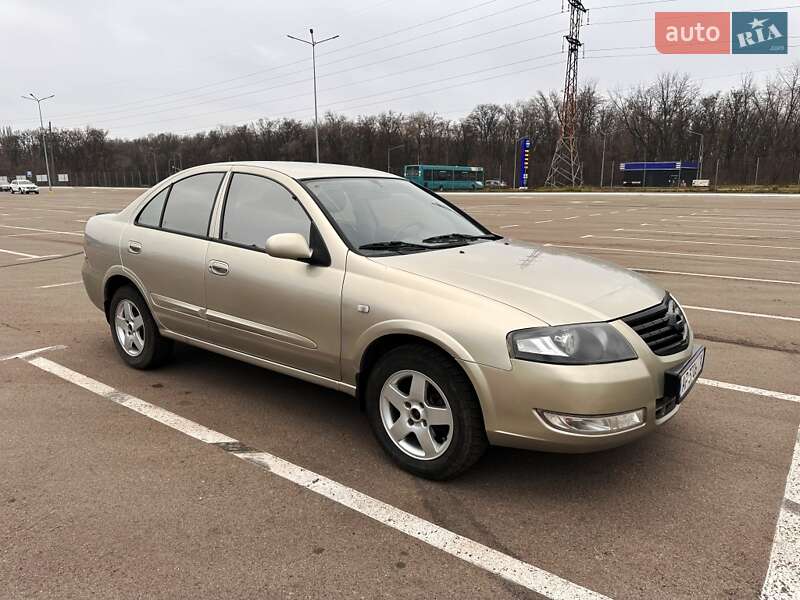 Nissan Almera (2008)