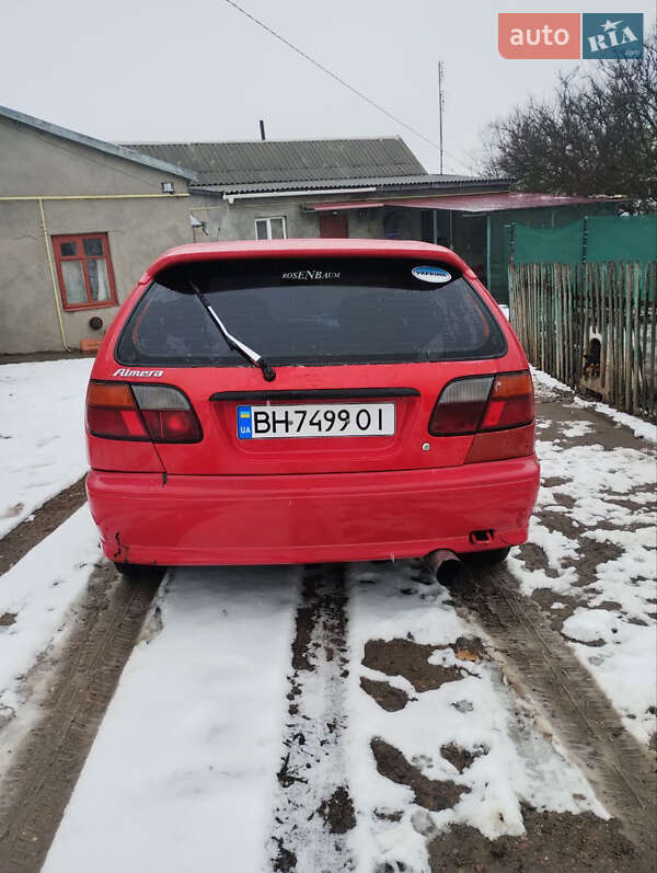 Nissan Almera (1995)