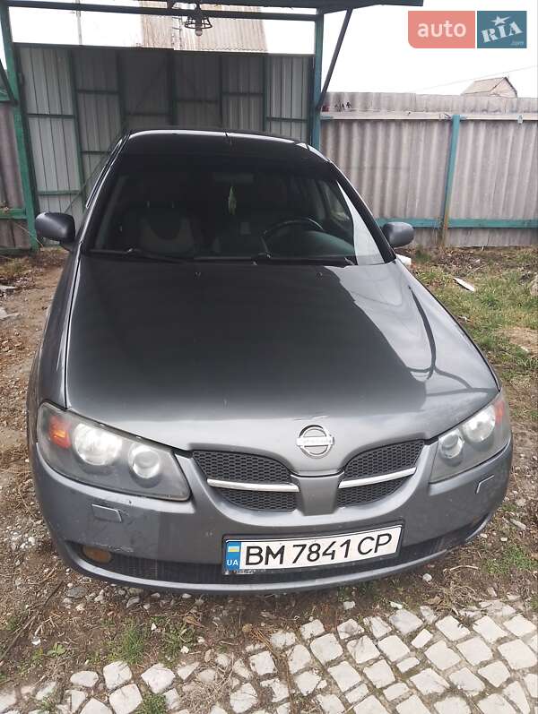 Nissan Almera (2005)