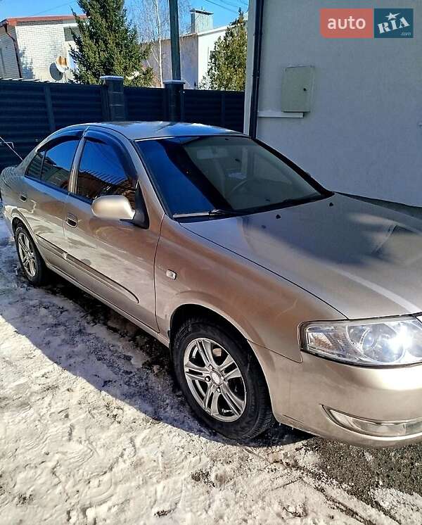 Nissan Almera (2012)