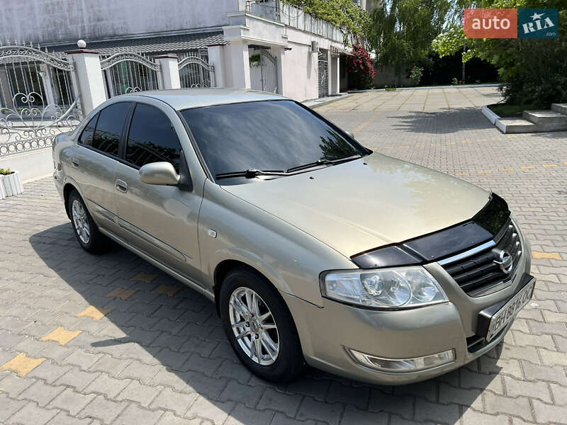 Nissan Almera (2006)