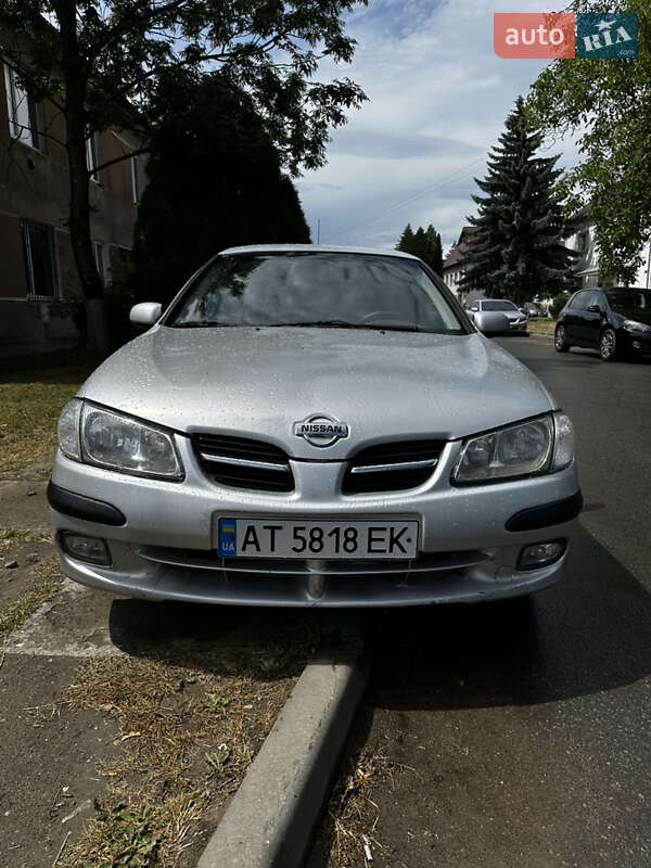 Nissan Almera (2001)