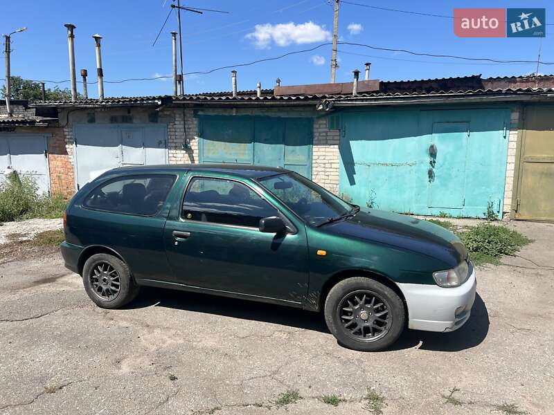 Nissan Almera (1996)