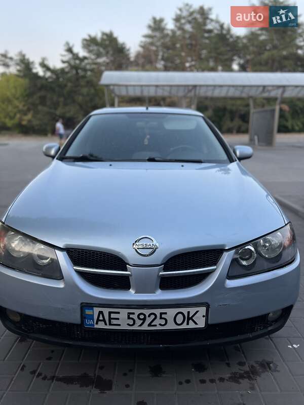 Nissan Almera (2006)