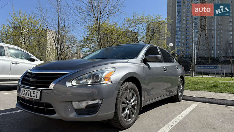 Nissan Altima (2015)