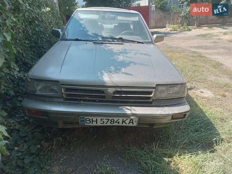 Nissan Bluebird (1988)