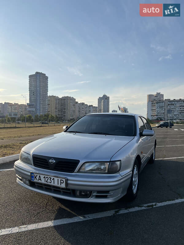 Nissan Maxima (1998)