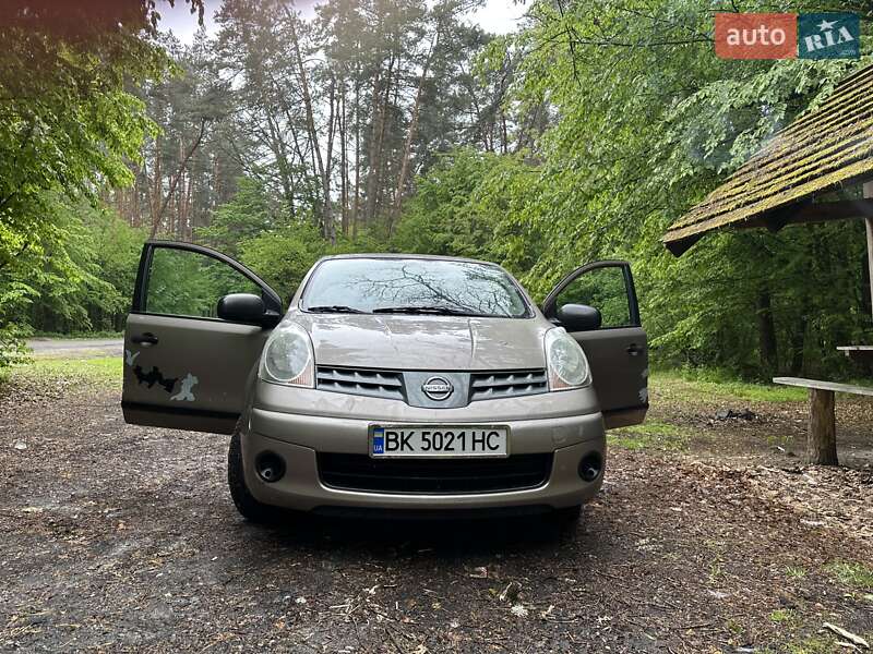 Nissan Note (2008)