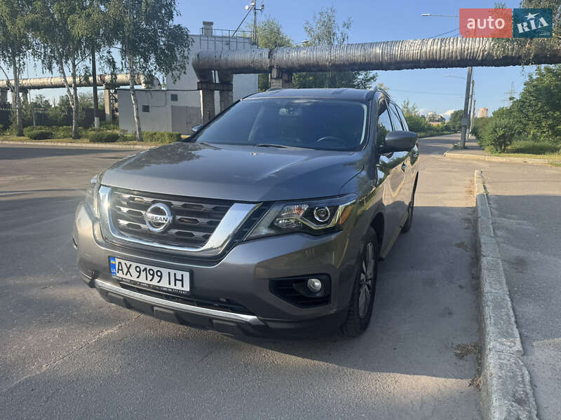 Nissan Pathfinder (2019)