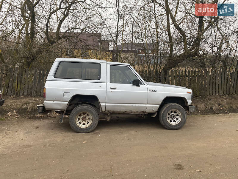 Nissan Patrol (1985)