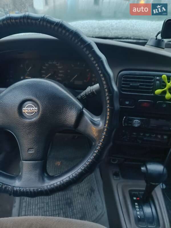 Nissan Primera (1992)