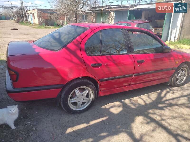 Nissan Primera (1992)