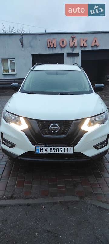 Nissan Rogue (2017)
