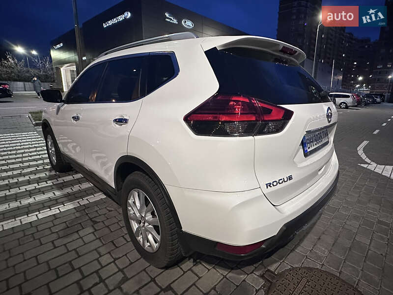 Nissan Rogue (2017)