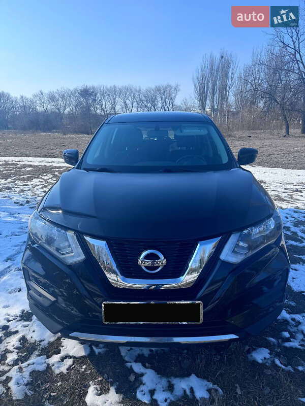 Nissan Rogue (2017)
