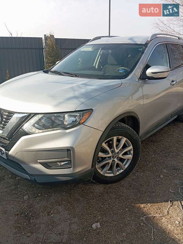 Nissan Rogue (2017)