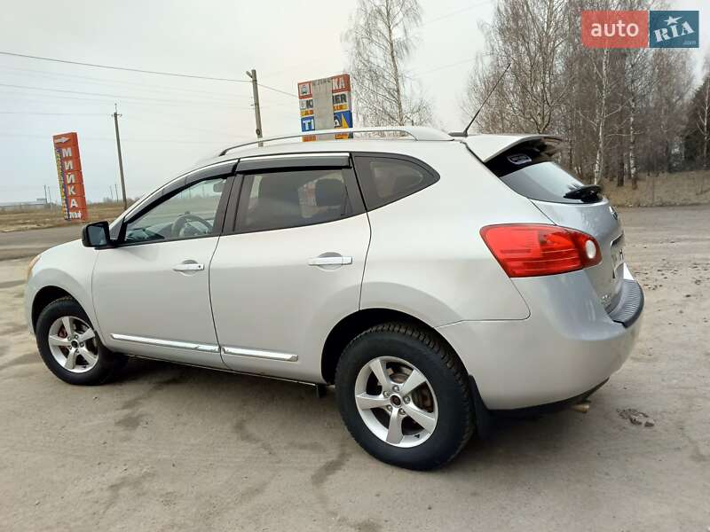 Nissan Rogue (2015)