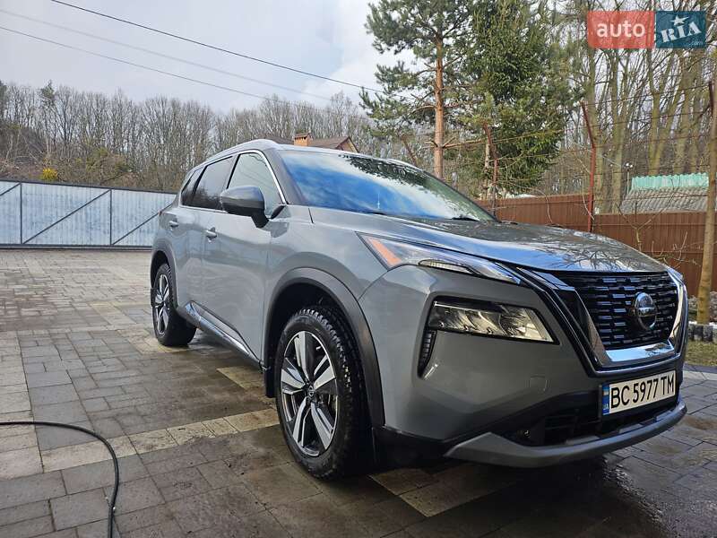 Nissan Rogue (2020)
