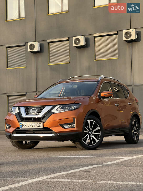 Nissan Rogue (2017)