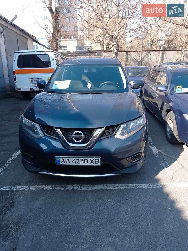 Nissan Rogue (2016)