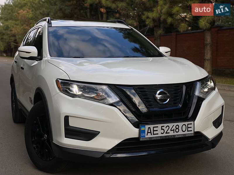 Nissan Rogue (2016)