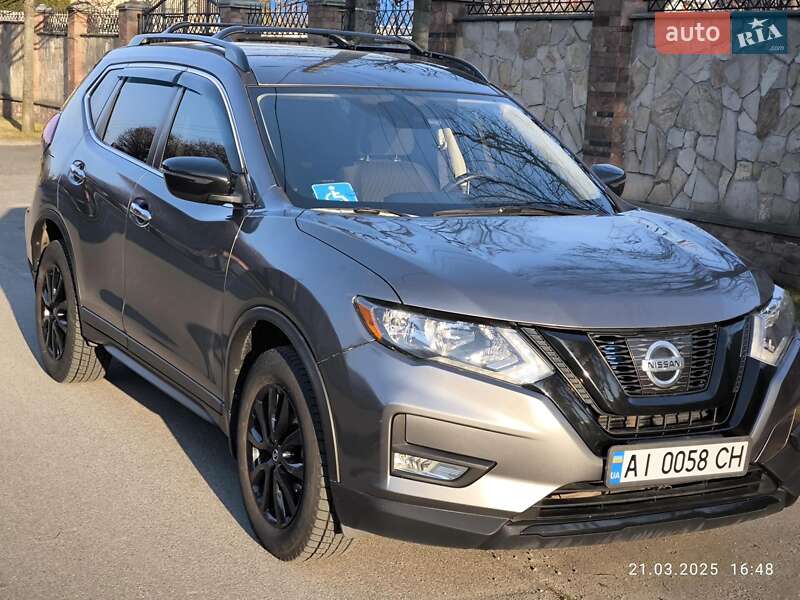 Nissan Rogue (2017)