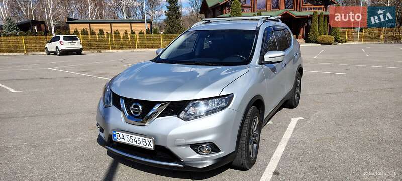 Nissan Rogue (2016)