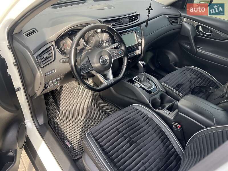 Nissan Rogue (2019)