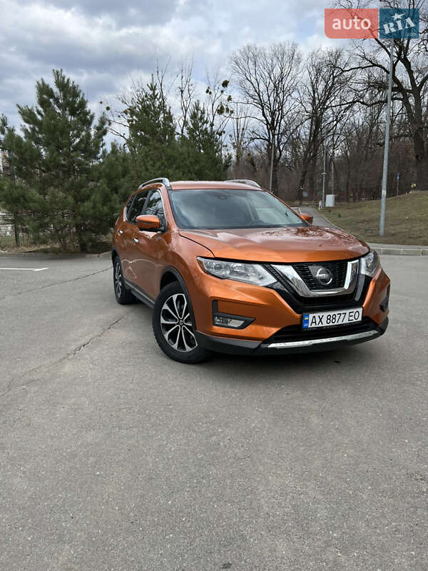 Nissan Rogue (2017)