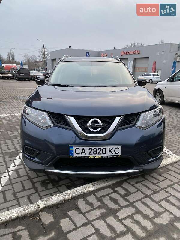 Nissan Rogue (2016)