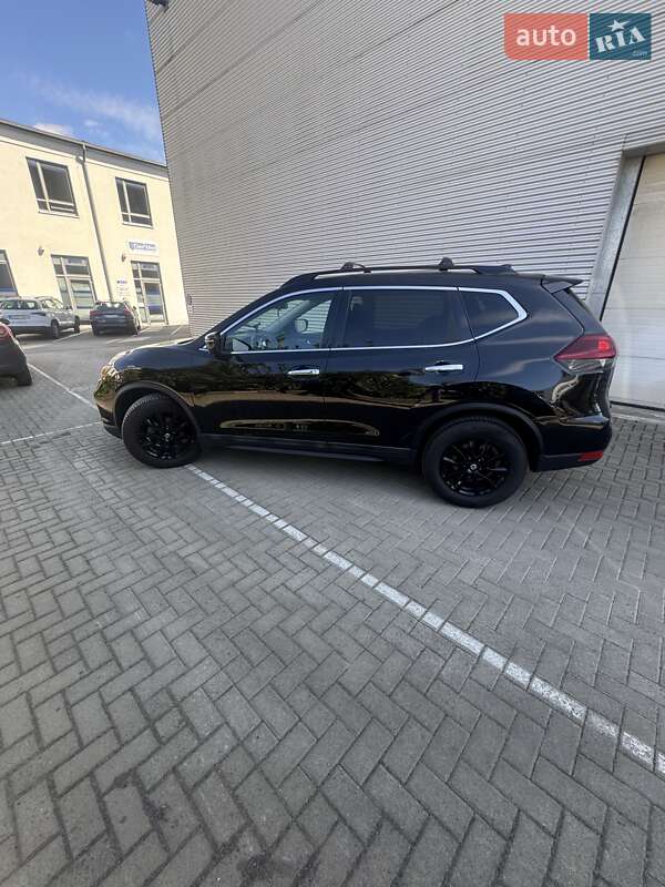 Nissan Rogue (2017)