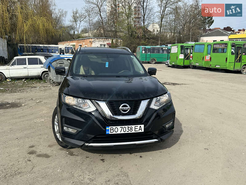 Nissan Rogue (2016)