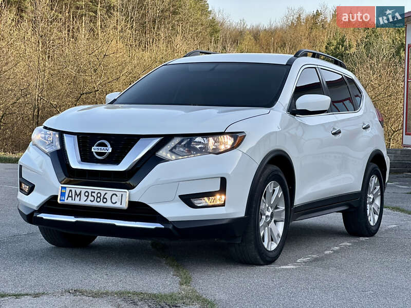 Nissan Rogue (2017)
