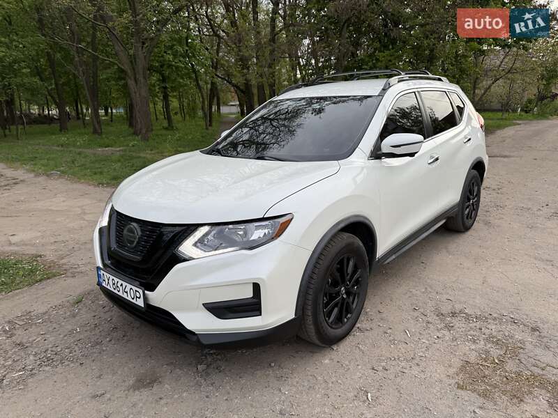 Nissan Rogue (2017)
