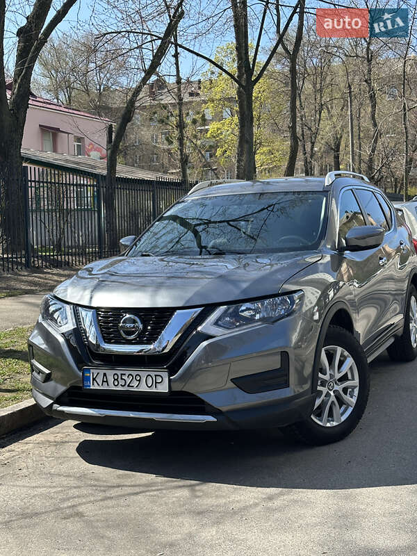 Nissan Rogue (2017)