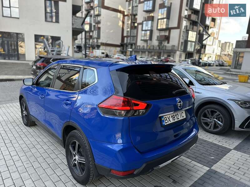 Nissan Rogue (2017)