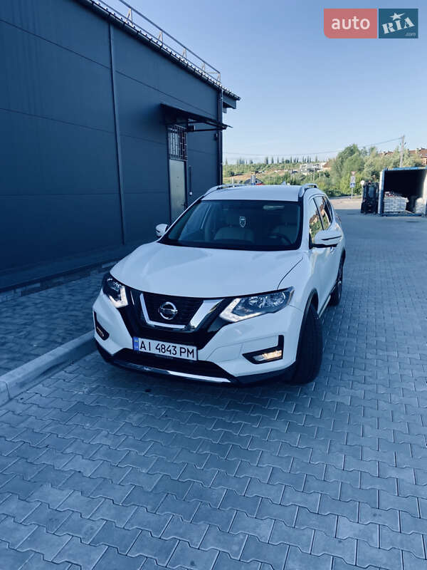 Nissan Rogue (2017)