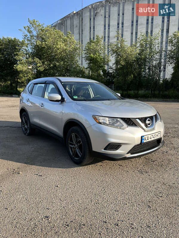 Nissan Rogue (2015)