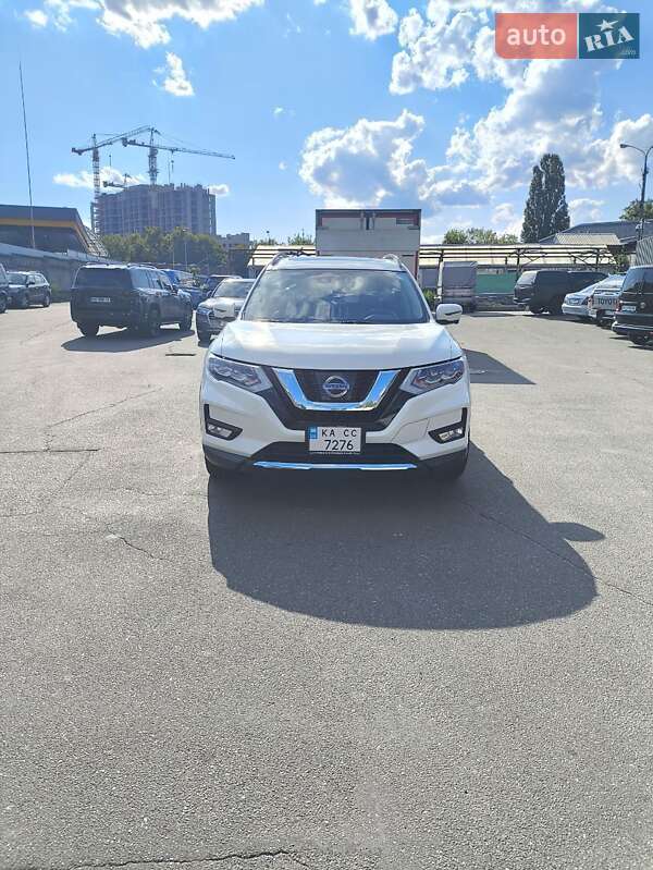 Nissan Rogue (2017)