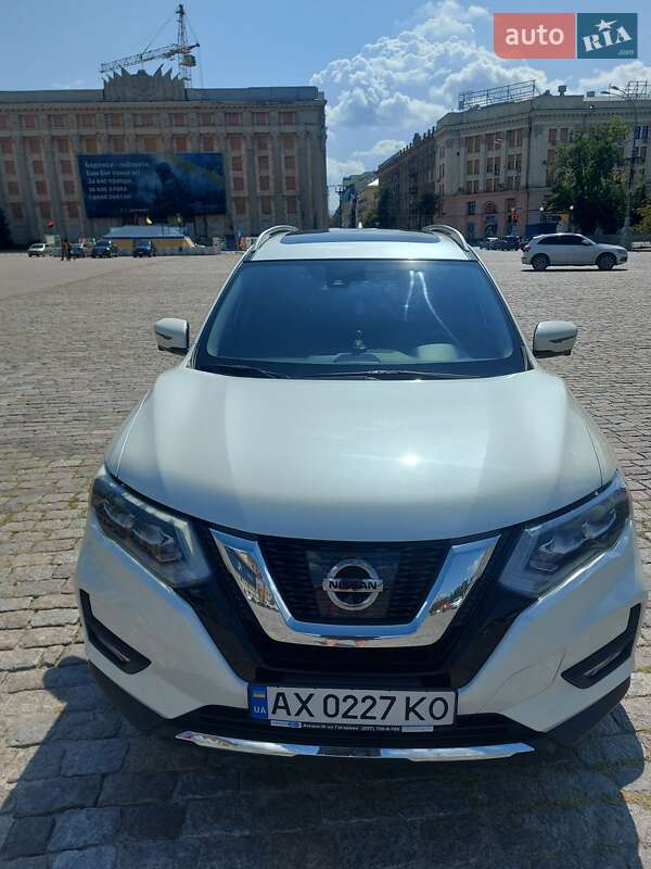 Nissan Rogue (2017)