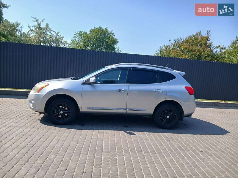 Nissan Rogue (2011)