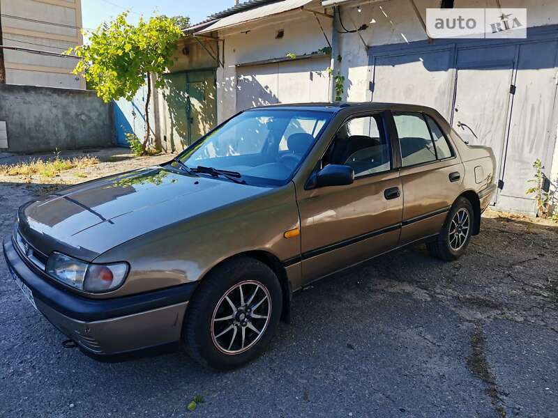 Nissan Sunny (1991)