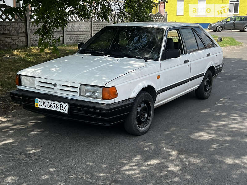 Nissan Sunny (1989)