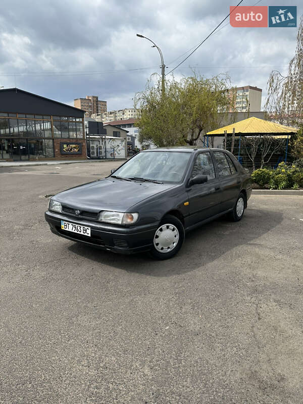 Nissan Sunny (1993)